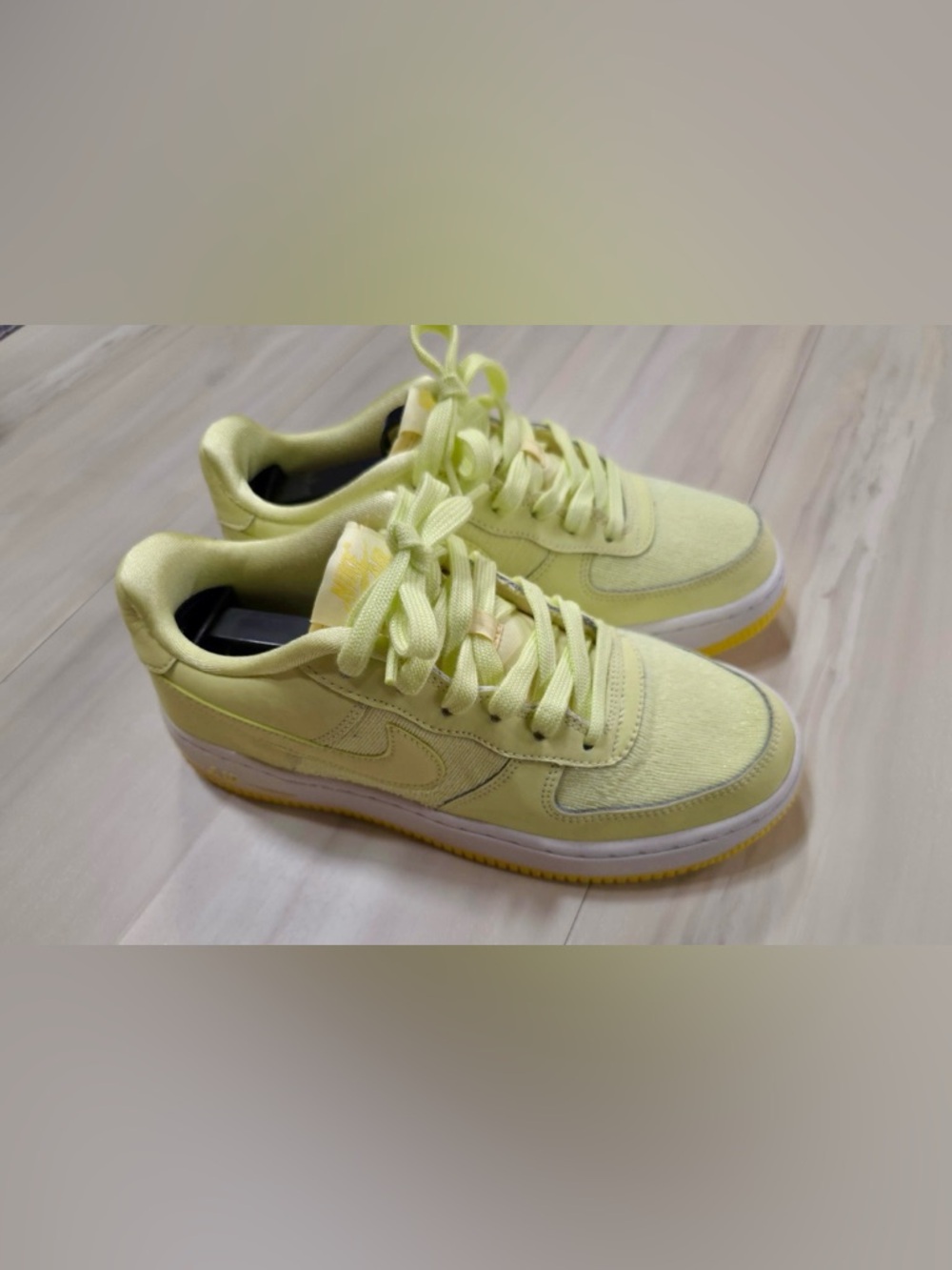 Nike Kids Low-Top Sneakers Yellow